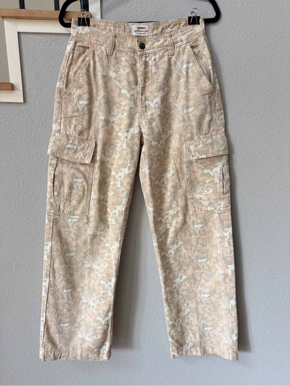 Cotton On Beige Camouflage Floral Cargo Pants Size 4